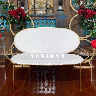 Buen precio Sofá de boda de diseño moderno con asiento de tela y estructura de acero inoxidable dorado duradero en línea