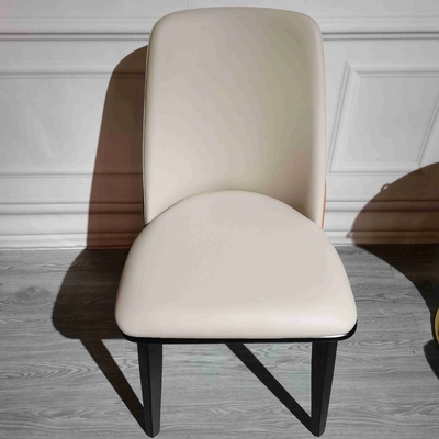 La cena moderna de madera sólida casera de la parte alta preside sillas rellenadas respaldo del comedor del cuero
