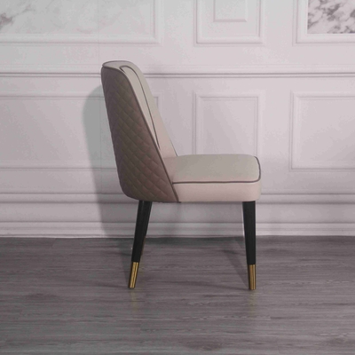 Sillas rellenadas alta esponja del comedor de la PU de la silla de la parte posterior de madera sólida del hotel elástico