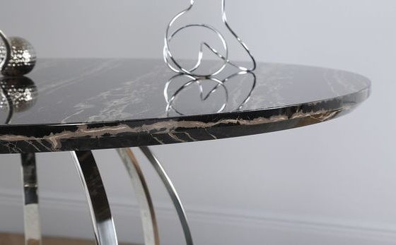 La mesa de comedor de plata de acero inoxidable del top de mármol sabroso con las sillas fijó H75cm