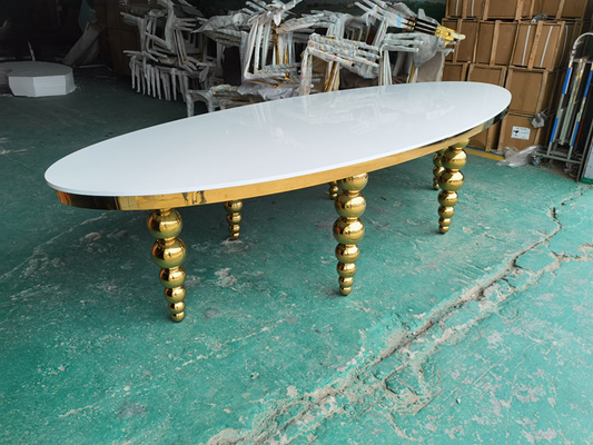 La recepción nupcial oval del estilo del banquete de las tablas de banquete de la boda del MDF presenta las piernas de la bola del oro de los Ss