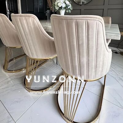 Buen precio Modernas sillas de comedor con respaldo alto marco de acero inoxidable de oro sillas de banquete tapizadas de terciopelo hotel sala de estar al aire libre villa en línea