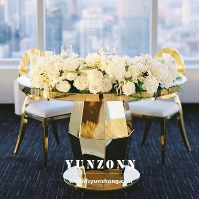 Buen precio Soporte de mesa para pastel de boda de acero inoxidable dorado con espejo redondo y tapa de vidrio, modelo nuevo en línea
