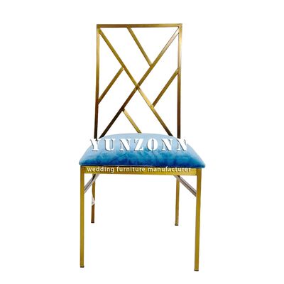 Buen precio Suministros Fábrica China Metal Oro Blanco Bodas Banquete Silla Chiavari con Cojín para Eventos en línea