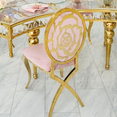 Buen precio Silla de comedor de terciopelo rosa moderna con espalda de rosa tallada Muebles de metal de acero inoxidable para al aire libre Apartamento Villa Hoteles Eventos en línea