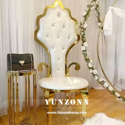 Buen precio Forma de hoja Diseño especial real para muebles de hotel Sillas de trono de pareja para novios con cristal para eventos de bodas en línea
